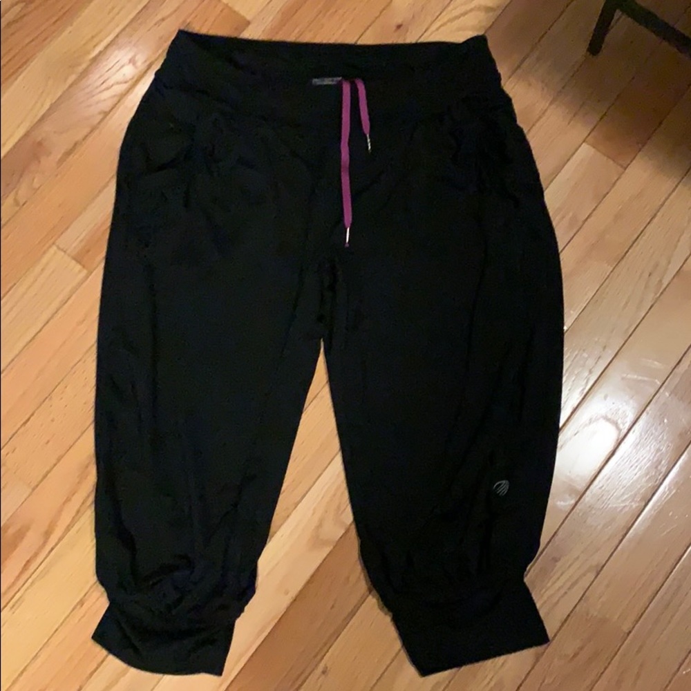 Cute Aladdin style gym pants